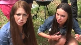 Русские студенты устроили групповую еблю на природе на шашлыках